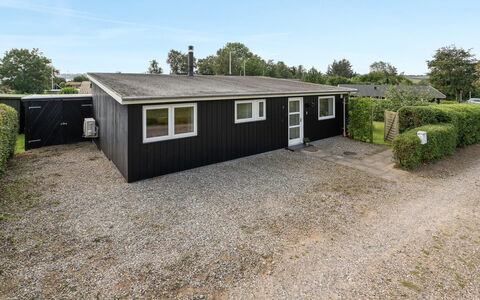 Albricus - 250M from the Sea: Dak, Huis, Huis, Verblijf, Siding, Landgoed, Oprit, Garden Gebouwen, Werf, Schuur