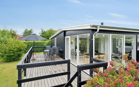Albricus - 250M from the Sea: Dak, Huis, Huis, Verblijf, Siding, Landgoed, Oprit, Garden Gebouwen, Werf, Schuur