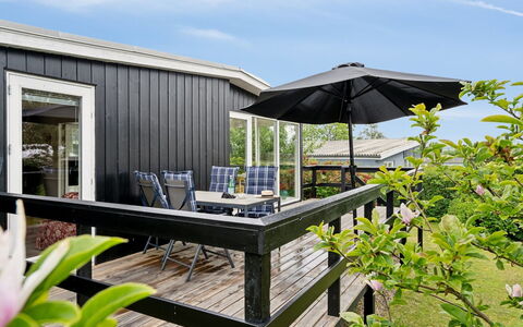 Albricus - 250M from the Sea: Dak, Huis, Huis, Verblijf, Siding, Landgoed, Oprit, Garden Gebouwen, Werf, Schuur
