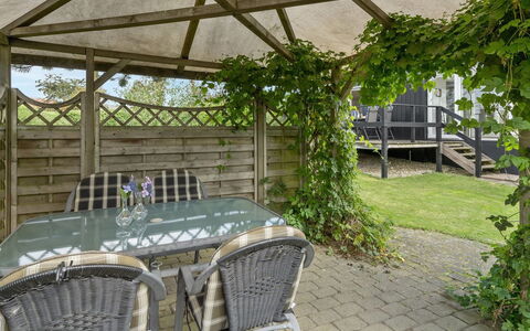 Albricus - 250M from the Sea: Dak, Huis, Huis, Verblijf, Siding, Landgoed, Oprit, Garden Gebouwen, Werf, Schuur