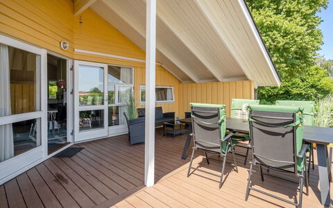 Hwiting - 200M from the Sea: Dak, Huis, Huis, Verblijf, Deur, Siding, Dek, Veranda, Plank, Hardwood
