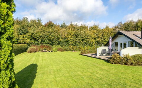 Joona - 600M from the Sea: Dak, Huis, Huis, Verblijf, Deur, Siding, Dek, Veranda, Plank, Hardwood