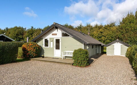 Joona - 600M from the Sea: Dak, Huis, Huis, Verblijf, Deur, Siding, Dek, Veranda, Plank, Hardwood