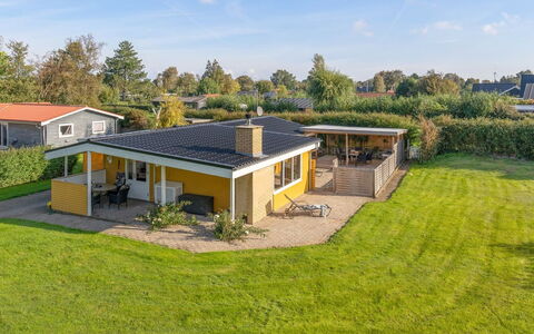Nane - 80M from the Sea: Woongebied, Dak, Voorstad, Oprit, Landgoed, Schoorsteen