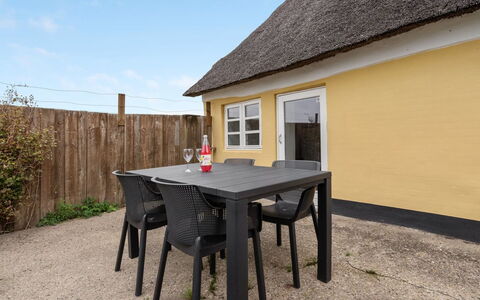 Miko - 19Km from the Sea: Gras, Grasland, Landschap, Ecoregio, Plain, Plantengemeenschap, Land Lot, Buitenmeubels, Prairie, Shrubland