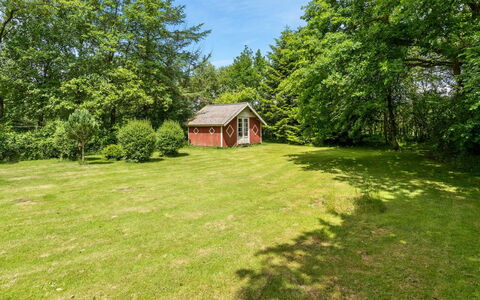 Jonni - 15Km from the Sea: Dak, Huis, Huis, Verblijf, Deur, Siding, Landgoed, Gazon, Werf, Veranda