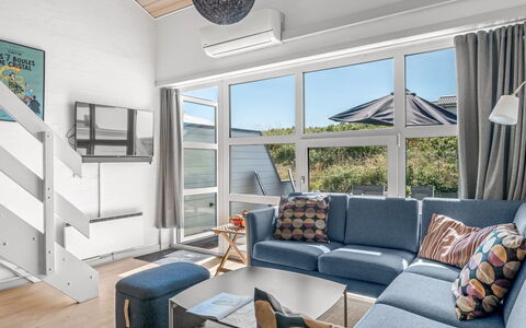 Soufiane - 100M from the Sea: Meubilair, Interieur Ontwerp, Flooring, Bankstel, Verdieping, Hout, Plafond, Woonkamer, Kamer, Appartement