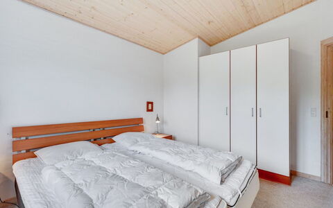 Rika - 525M to the Fjord: Interieur Ontwerp, Hout, Plafond, Flooring, Slaapkamer, Bed, Verdieping, Kamer, Meubilair, Houten Vloer