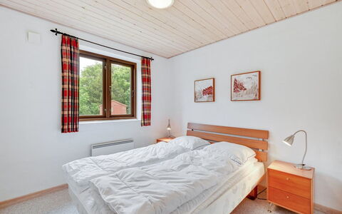 Rika - 525M to the Fjord: Hout, Bed, Slaapkamer, Huis, Huis, Interieur Ontwerp, Laken, Bed Frame, Meubilair, Bedding