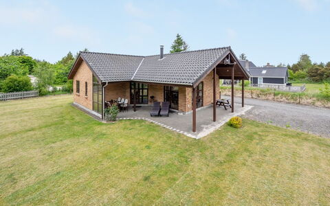 Rika - 525M to the Fjord: Dak, Huis, Huis, Verblijf, Siding, Landgoed, Oprit, Garden Gebouwen, Werf, Schuur