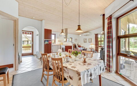 Rika - 525M to the Fjord: Dak, Huis, Huis, Verblijf, Siding, Landgoed, Oprit, Garden Gebouwen, Werf, Schuur