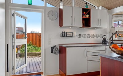 Sjarlotte - 100M from the Sea