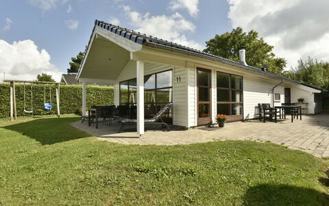 Kyllikki - 300M to the Fjord: Dak, Huis, Huis, Verblijf, Siding, Landgoed, Oprit, Garden Gebouwen, Werf, Schuur