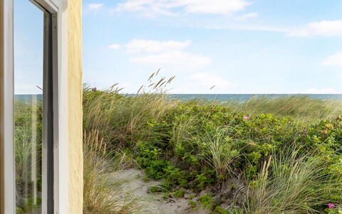 Ebba - 25M from the Sea: Woongebied, Dak, Voorstad, Oprit, Landgoed, Schoorsteen