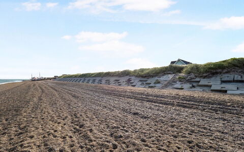 Ebba - 25M from the Sea: Woongebied, Dak, Voorstad, Oprit, Landgoed, Schoorsteen
