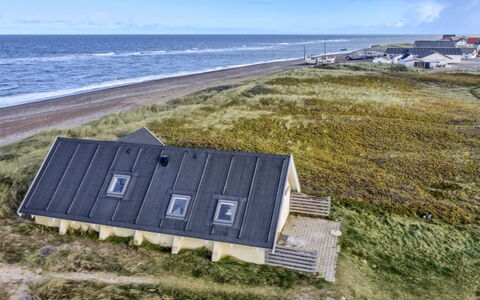 Ebba - 25M from the Sea: Gras, Grasland, Landschap, Ecoregio, Plain, Plantengemeenschap, Land Lot, Buitenmeubels, Prairie, Shrubland