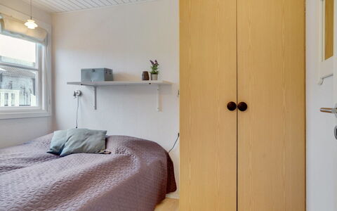 Tofan - 100M to the Fjord: Meubilair, Muur, Hout, Interieur Ontwerp, Flooring, Slaapkamer, Verdieping, Bed, Kamer, Plafond