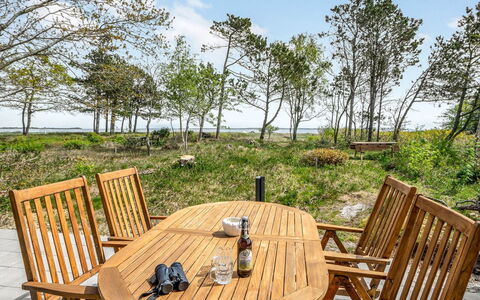 Angelita - 80M to the Fjord: Huis, Woongebied, Huis, Verblijf, Dak, Land Lot, Siding, Tuin, Landgoed, Gazon