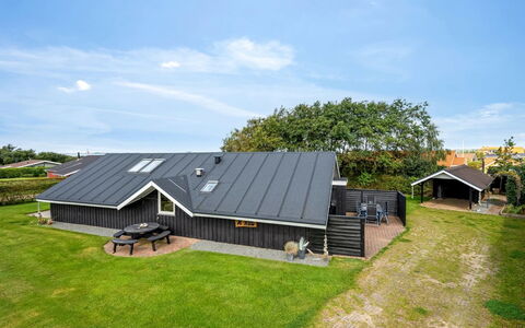 Naninja - 300M to the Fjord: Verblijf, Huis, Huis, Dak, Veranda, Landgoed, Siding, Garden Gebouwen, Boerderij, Werf
