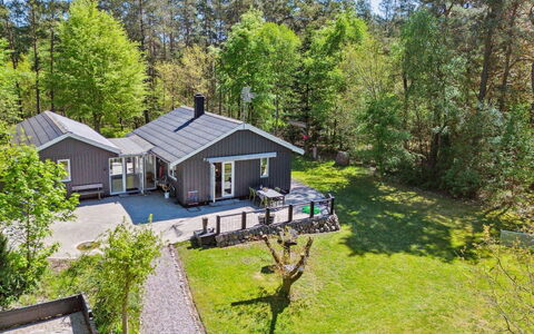 Hunding - 7Km from the Sea: Appartement, Schaduw, Balkon, Stoel, Hek, Buitenmeubels, Aluminium, Kunstgras