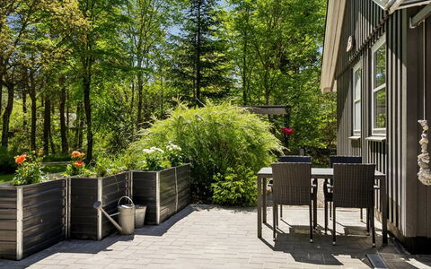 Hunding - 7Km from the Sea: Appartement, Schaduw, Balkon, Stoel, Hek, Buitenmeubels, Aluminium, Kunstgras