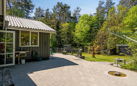 Hunding - 7Km from the Sea: Appartement, Schaduw, Balkon, Stoel, Hek, Buitenmeubels, Aluminium, Kunstgras