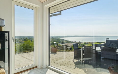 Talika - 700M from the Sea: Dak, Huis, Huis, Verblijf, Siding, Landgoed, Oprit, Garden Gebouwen, Werf, Schuur