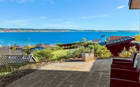 Talika - 700M from the Sea: Dak, Huis, Huis, Verblijf, Siding, Landgoed, Oprit, Garden Gebouwen, Werf, Schuur