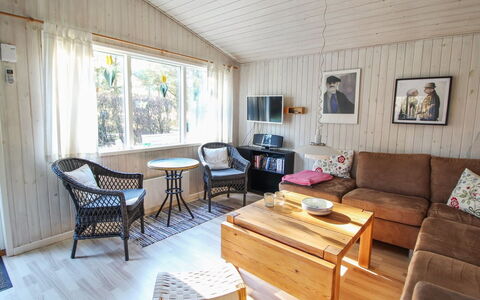 Axilen - 1Km from the Sea: Dak, Huis, Huis, Verblijf, Siding, Landgoed, Oprit, Garden Gebouwen, Werf, Schuur