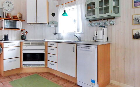 Axilen - 1Km from the Sea: Dak, Huis, Huis, Verblijf, Siding, Landgoed, Oprit, Garden Gebouwen, Werf, Schuur