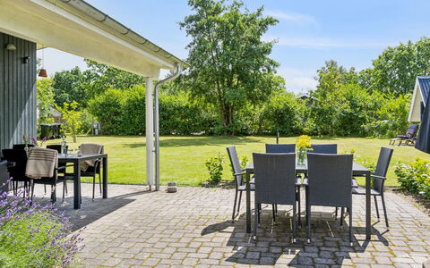 Hanne - 300M from the Sea: Dak, Huis, Huis, Verblijf, Siding, Landgoed, Oprit, Garden Gebouwen, Werf, Schuur