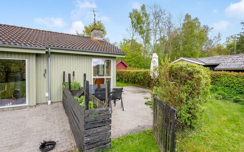 Anselm: Dak, Huis, Huis, Verblijf, Siding, Landgoed, Oprit, Garden Gebouwen, Werf, Schuur