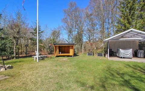 Razmo - 300M from the Sea: Dak, Huis, Huis, Verblijf, Siding, Landgoed, Oprit, Garden Gebouwen, Werf, Schuur