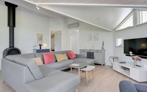 Waltraud - 500M from the Sea: Zwembad, Boerderij, Landgoed, Villa, Toevlucht, Hacienda, Eco Hotel, Backyard