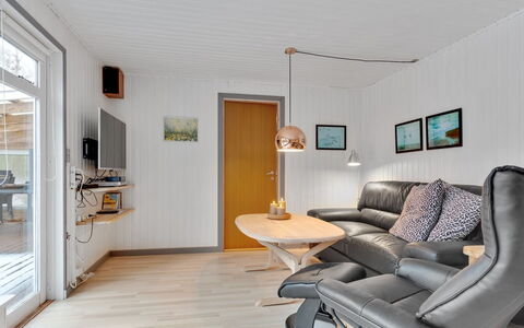 Teofilka - 200M from the Sea: Dak, Huis, Huis, Verblijf, Siding, Landgoed, Oprit, Garden Gebouwen, Werf, Schuur