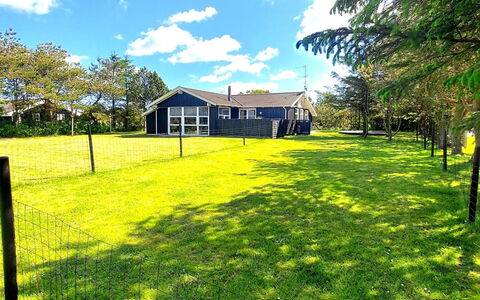 Thorin - 100M from the Sea: Thatching, Verblijf, Huis, Dak, Huis, Boerderij, Hut, Landgoed, Dorp