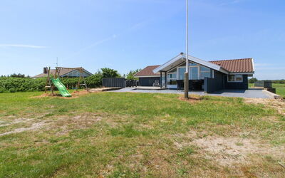 Edmer - 50M from the Sea