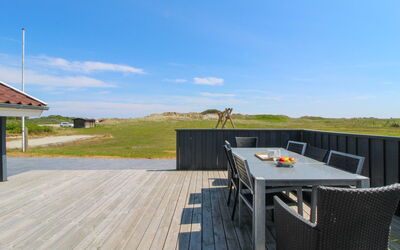 Edmer - 50M from the Sea