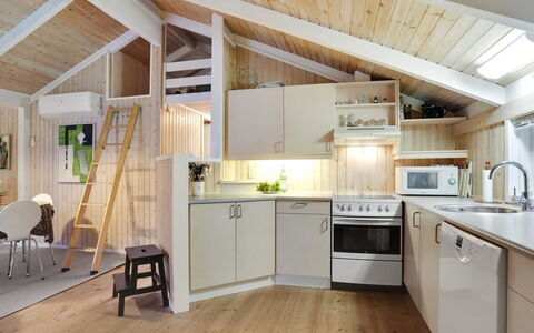 Arwed - from the Sea: Hout, Plafond, Interieur Ontwerp, Flooring, Keuken, Meubilair, Verdieping, Major Appliance, Lichte Inrichting, Huis