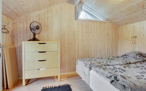 Arwed - from the Sea: Hout, Plafond, Interieur Ontwerp, Flooring, Verdieping, Slaapkamer, Kamer, Laken, Linens, Bed