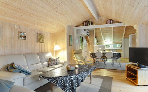 Arwed - from the Sea: Interieur Ontwerp, Hout, Plafond, Meubilair, Flooring, Kamer, Bankstel, Woonkamer, Lichte Inrichting, Verdieping