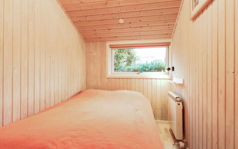 Albertina - 200M from the Sea: Dak, Huis, Huis, Verblijf, Deur, Siding, Dek, Veranda, Plank, Hardwood