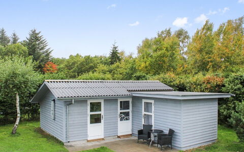 Albertina - 200M from the Sea: Dak, Huis, Huis, Verblijf, Deur, Siding, Dek, Veranda, Plank, Hardwood