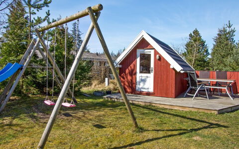 Alisia - 400M from the Sea: Dak, Huis, Huis, Verblijf, Siding, Landgoed, Oprit, Garden Gebouwen, Werf, Schuur