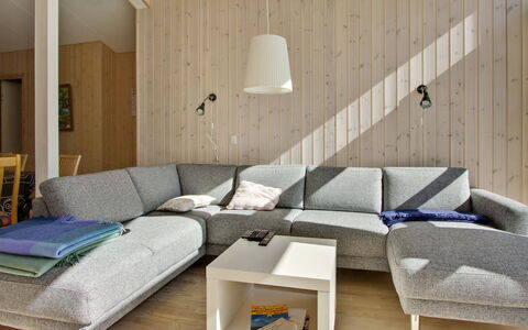 Alisia - 400M from the Sea: Dak, Huis, Huis, Verblijf, Siding, Landgoed, Oprit, Garden Gebouwen, Werf, Schuur