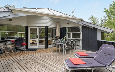 Selver - 250M from the Sea: Dak, Huis, Huis, Verblijf, Siding, Landgoed, Oprit, Garden Gebouwen, Werf, Schuur