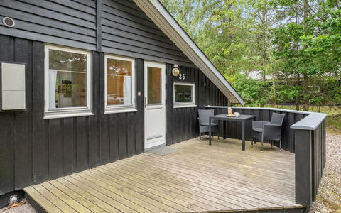 Selver - 250M from the Sea: Dak, Huis, Huis, Verblijf, Siding, Landgoed, Oprit, Garden Gebouwen, Werf, Schuur