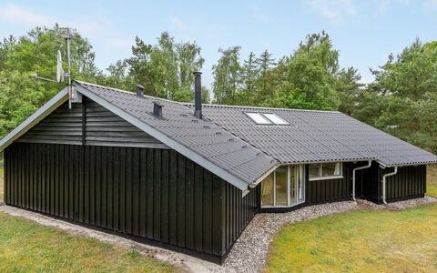 Selver - 250M from the Sea: Dak, Huis, Huis, Verblijf, Siding, Landgoed, Oprit, Garden Gebouwen, Werf, Schuur