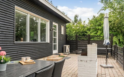 Raya - 250M from the Sea: Hout, Siding, Huis, Veranda, Meubilair, Buitenmeubels, Deur, Dek, Hardwood, Beits