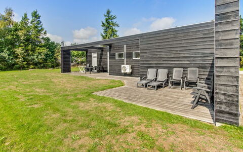 Edda - 400M from the Sea: Dak, Huis, Land Lot, Huis, Verblijf, Landgoed, Garden Gebouwen, Schaduw, Blokhut, Landscaping
